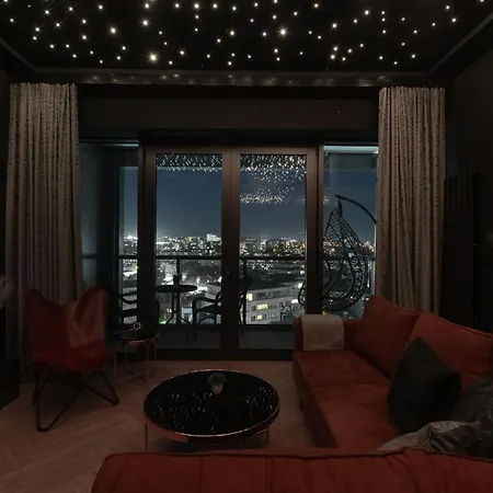 アパート Margi Velvet 13th Floor Led Ceiling Bath Pool