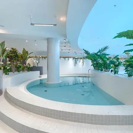 아파트 Margi Velvet 13th Floor Led Ceiling Bath Pool *