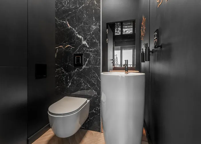 Apartment Margi Velvet 13th Floor Led Ceiling Bath Pool *