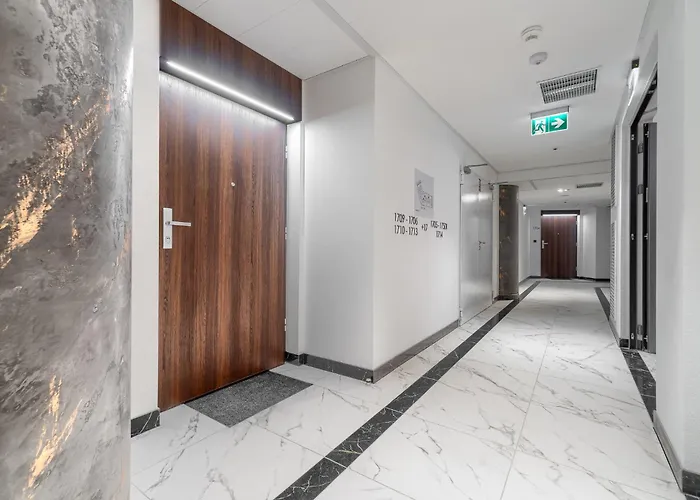 Apartment Margi Velvet 13th Floor Led Ceiling Bath Pool *