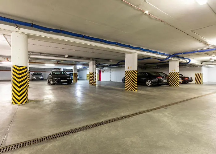 Apartment Margi Velvet 13th Floor Led Ceiling Bath Pool *